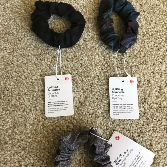 lululemon athletica Other - Lululemon Uplifting Scrunchie